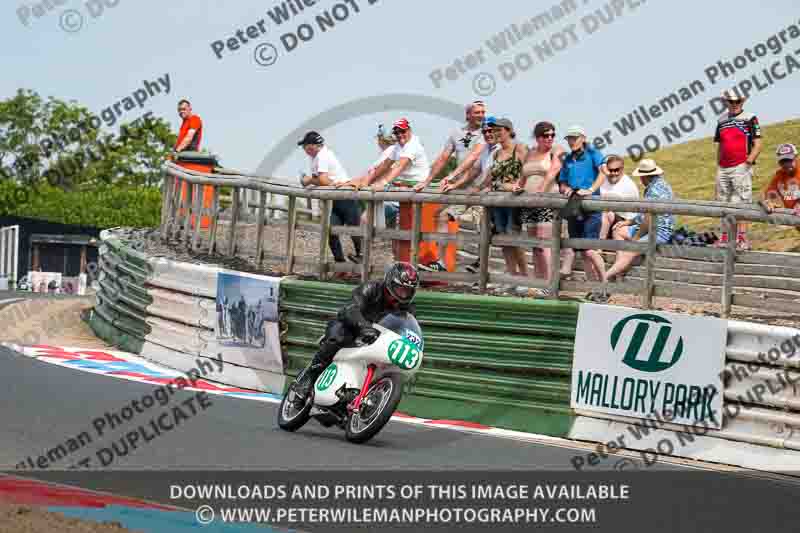 Vintage motorcycle club;eventdigitalimages;mallory park;mallory park trackday photographs;no limits trackdays;peter wileman photography;trackday digital images;trackday photos;vmcc festival 1000 bikes photographs